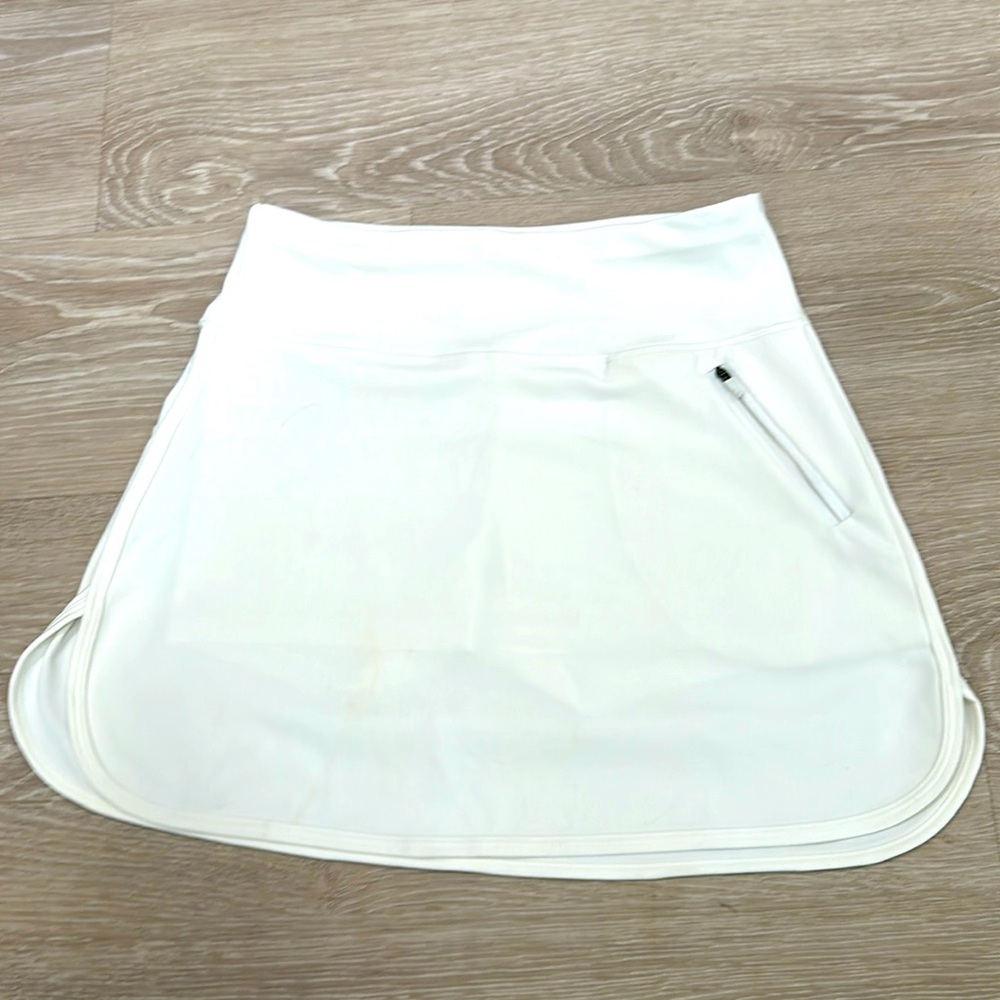 Adrienne Vittadini white athletic skort sz S